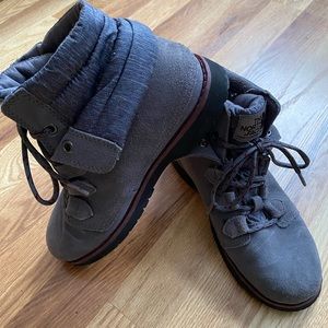 TNF Booties